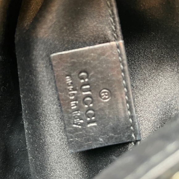 Gucci patent leather wristlet - Picture 7 of 7